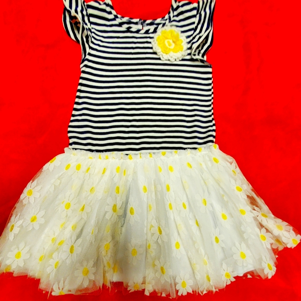 Toddler Sumner dress yellow daisies